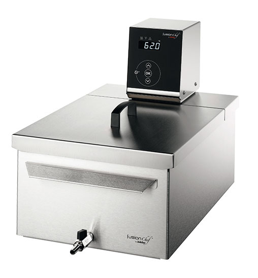 FusionChef Pearl S sous-vide machine with 19 liter bath